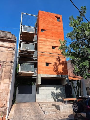 Edificio Valois del barrio Las Mercedes, donde habría ocurrido el accidente.