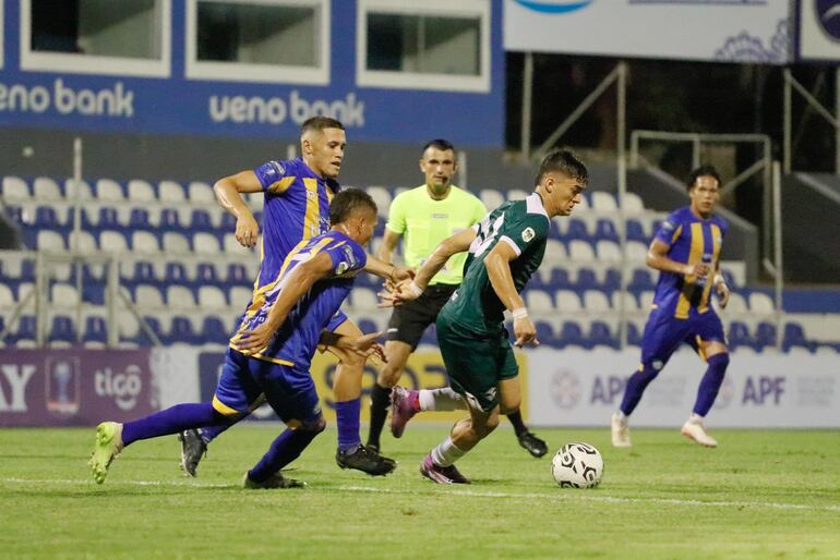 Cristóbal Colón de Julián augusto Saldívar eliminó a Silvio Pettirossi en la Primera Fase de la Copa Paraguay 2024.