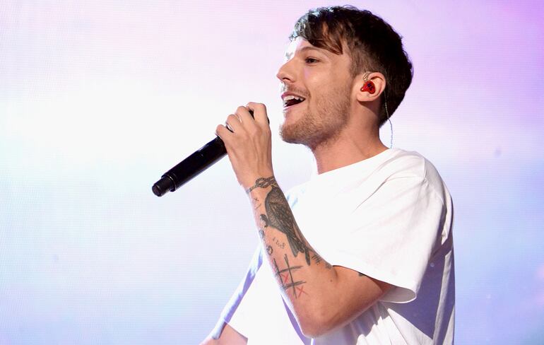 Con un estilo indie pop, el cantante británico Louis Tomlinson presenta su álbum solista “Walls”.