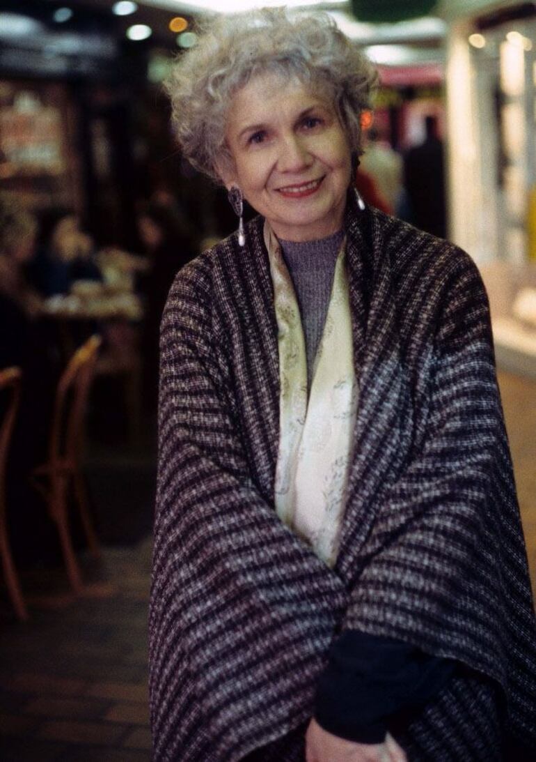 Alice Munro fue destacada como maestra del relato contemporáneo.