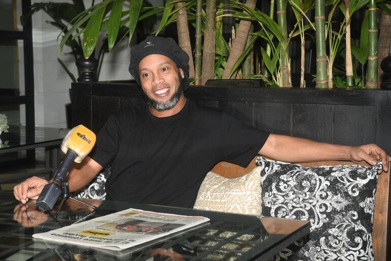 Ronaldinho Gaúcho recibió a periodistas de Abc en Palma Roga Hotel, donde cumplió arresto domiciliario por varios meses. 