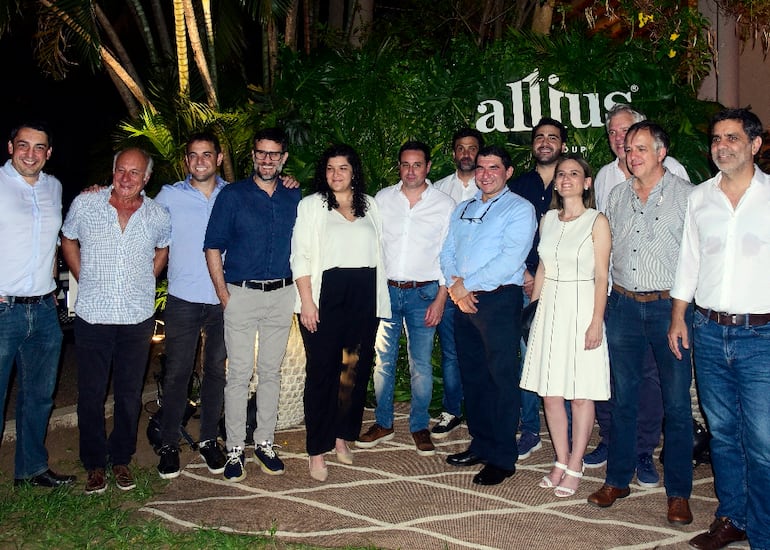 Plantel de profesionales que lleva adelante Central Mariscal, un proyecto de gran envergadura de Altius Group, en Asunción.