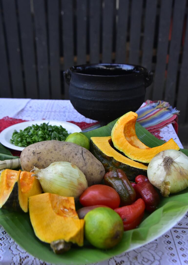 Varios ingredientes enriquecen al jopará.