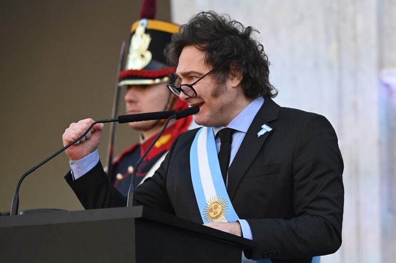 El presidente de Argentina, Javier Milei, ofrece un discurso durante el Día de la Patria esta sábado, en la ciudad de Córdoba (Argentina).