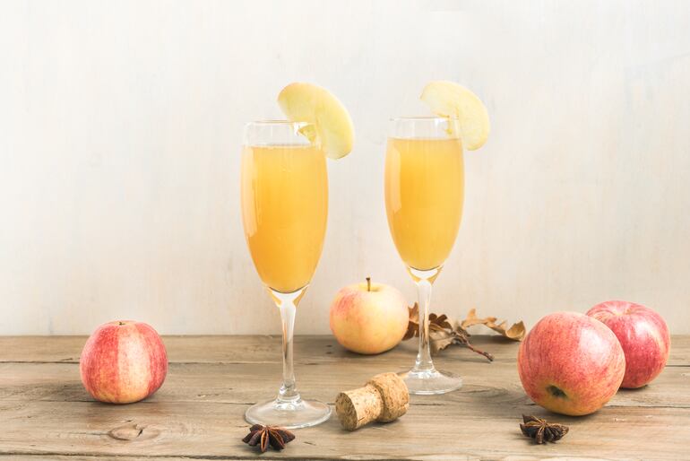 Apple cider mimosa