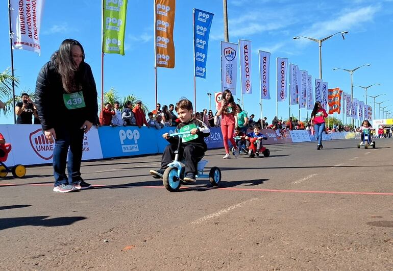 Carrera de Triciclos: Evento deportivo para los más pequeños en Encarnación.