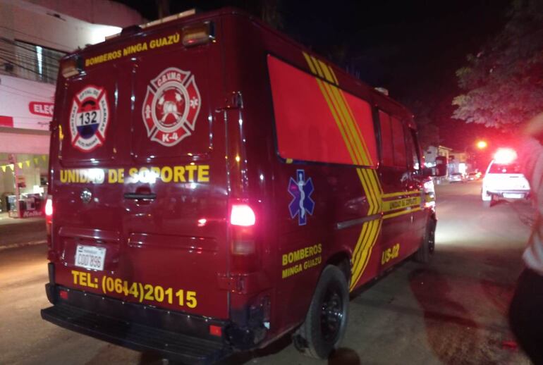 El joven motociclista fue auxiliado por bomberos pero no resistió las heridas y falleció en el Hospital Regional.