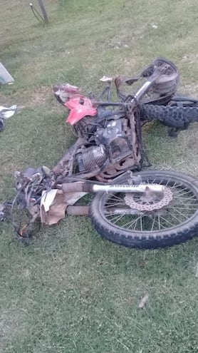 Así quedó la motocicleta de la víctima, luego del accidente en Villa Oliva.