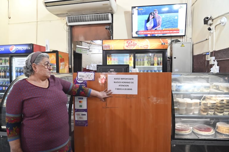 El copetín Las Delicias del Mercadito Nº 1 cierra sus puertas en el horario nocturno.