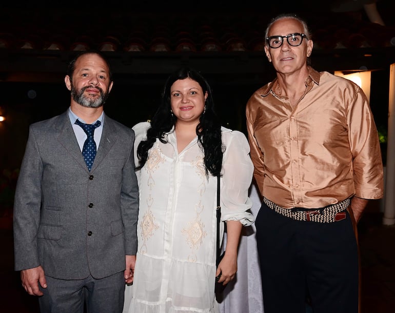 Juan Ugarte, Lorena D'Ecclesiis y Gustavo Díaz de Vivar. 