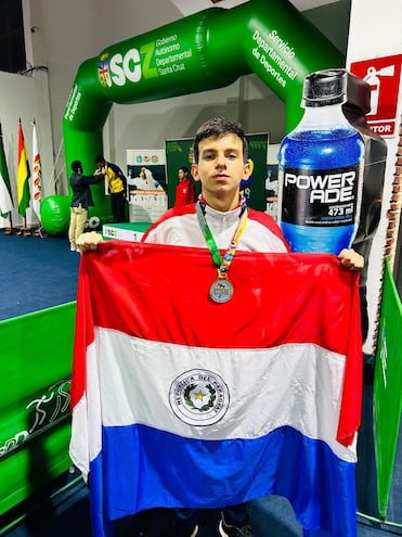 Iván Britos (21 años), medalla de plata en Bolivia.