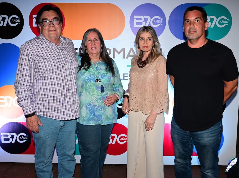 Hugo Biedermann, Linda Biedermann, Raquel Riego y Enrique Biedermann.