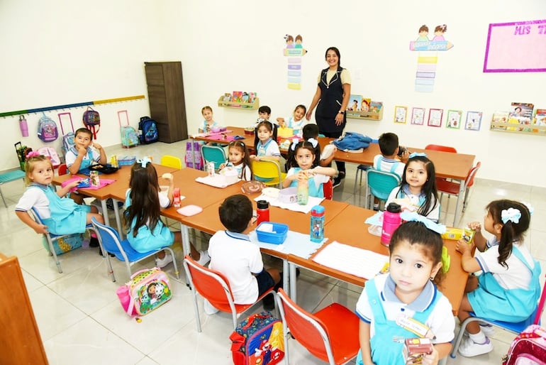 Los estudiantes más pequeños ya iniciaron también las clases en el colegio privado Nihon Gakko.