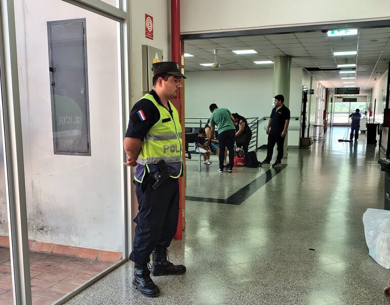 El Hospital San Pablo también recibe la cobertura policial.