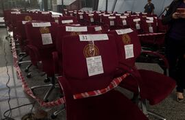 Ya se subastaron cuarenta de las 117 sillas en oferta en el Congreso.
