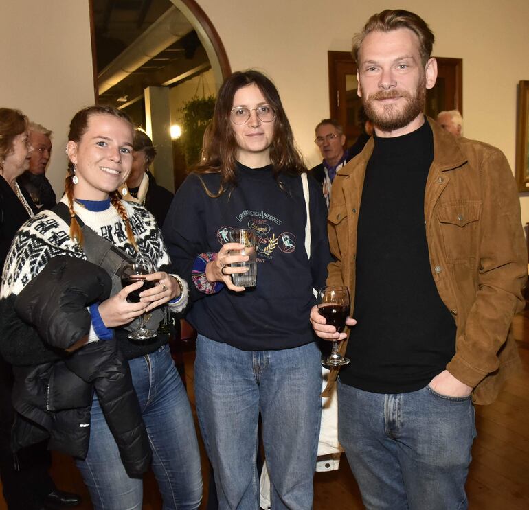 Ethel H. Coussau, Louise Aubard y Aurélien Buttin.