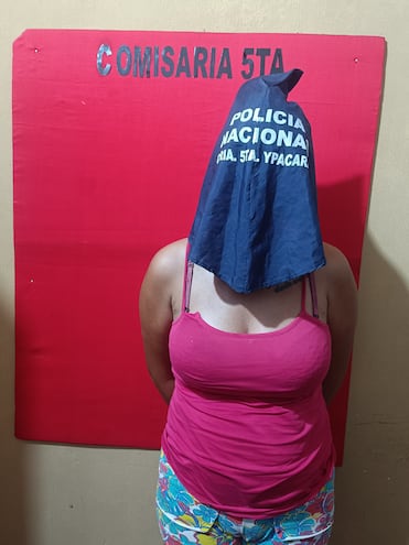 Esta mujer fue detenida como presunta autora del hurto de una maleta en Ypacaraí.