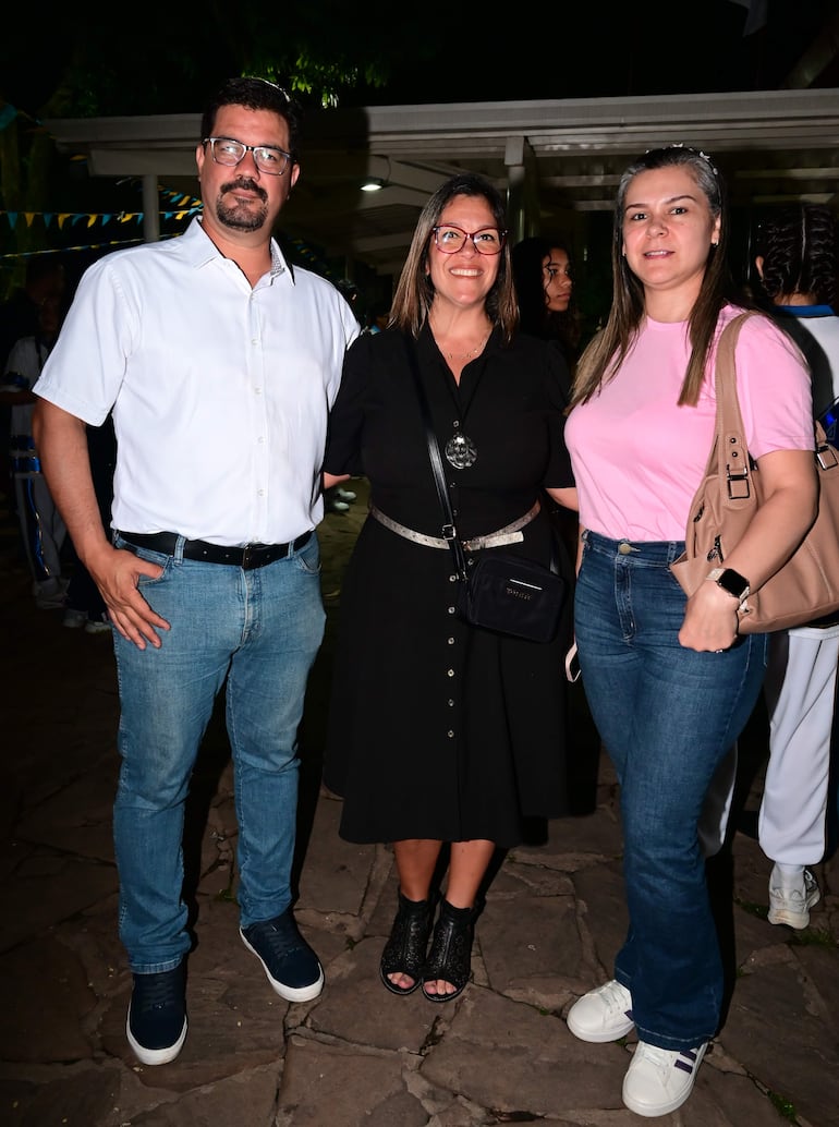 Marcos Mendoza, Josefina Aghemo, Nancy Fernández.