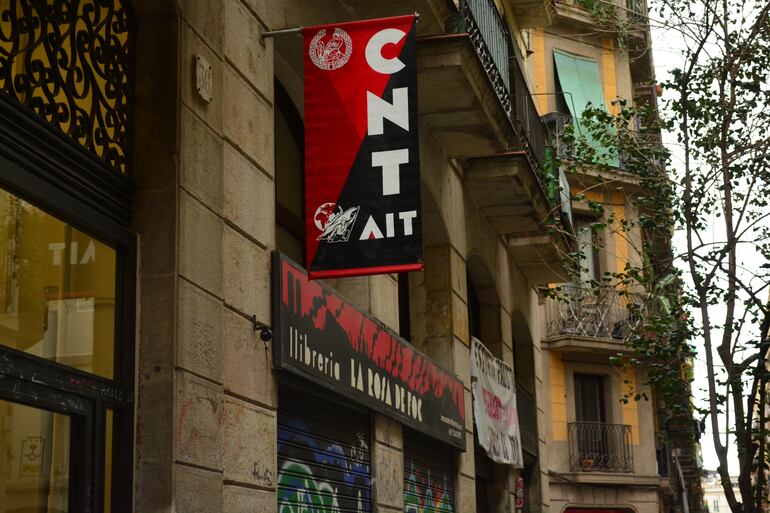 "La Rosa de Foc", librería de la CNT-AIT en El Raval, Barcelona.