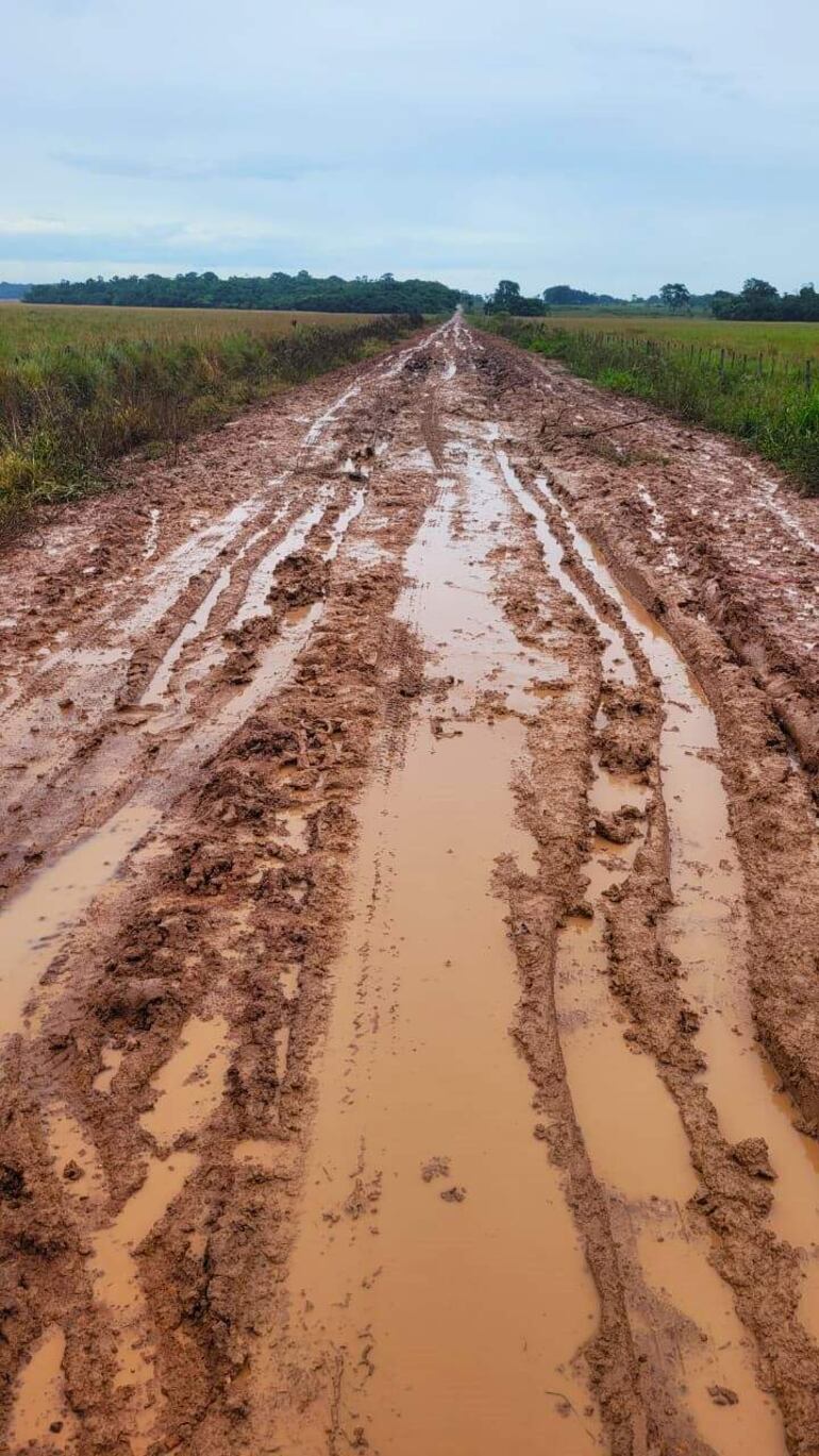 Con cada lluvia la comunidad de María Antonia queda aislada.