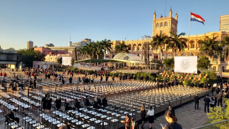 Palacio de López preparado para el traspaso de mando presidencial. Hoy asume Santiago Peña como presidente de la República.