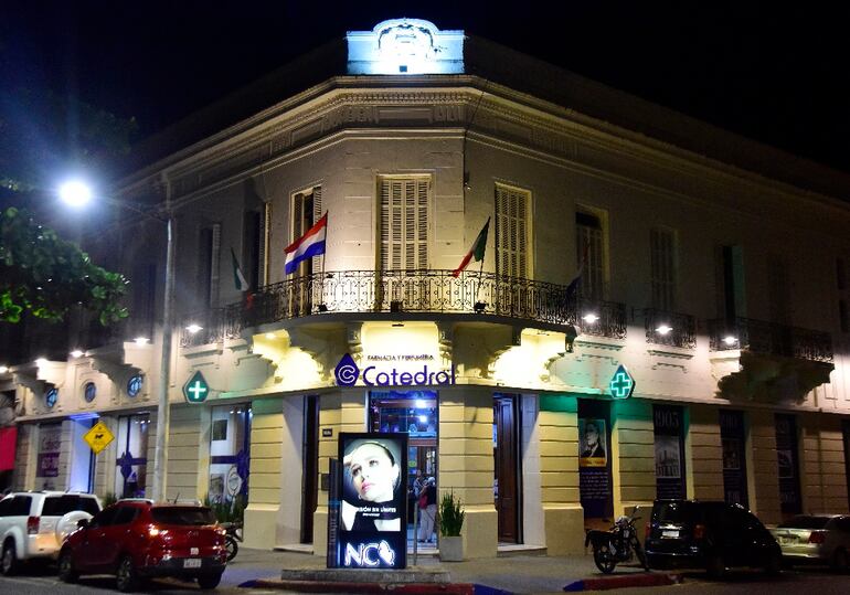 Farmacias Catedral, en Palma e Independencia Nacional.