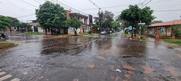 Lluvias registradas desde tempranas horas de este martes beneficia a la producción agrícola de la zona de San Juan Bautista, Misiones.