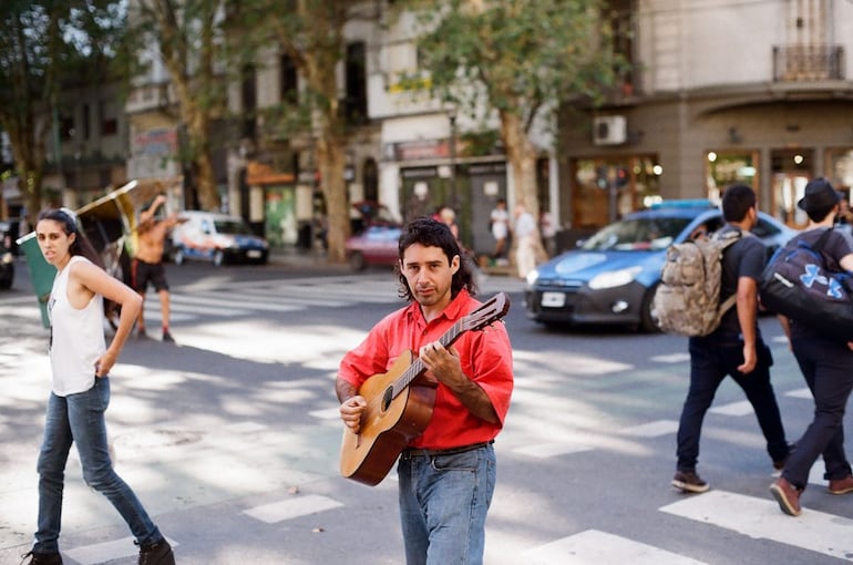 El cantante y compositor uruguayo Juan Wauters volverá a visitar nuestro país.