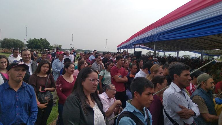 Cientos de personas participaron del lanzamiento del proyecto para la construcción de más de 2.000 viviendas sociales.