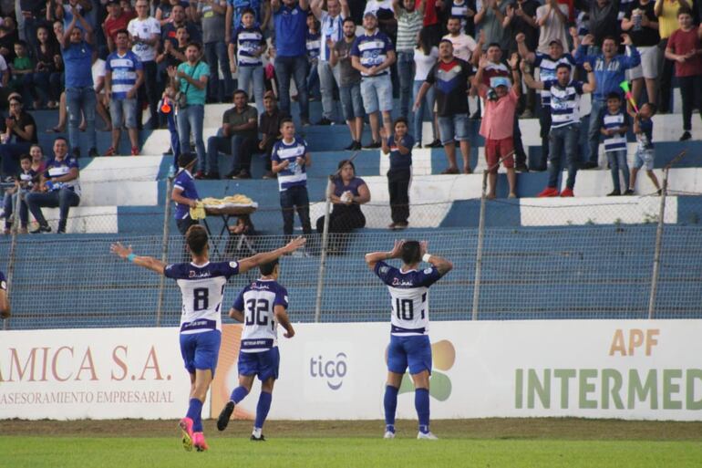 El Sportivo 2 de Mayo venció 2-0 a Rubio Ñu en el estadio Río Parapití.