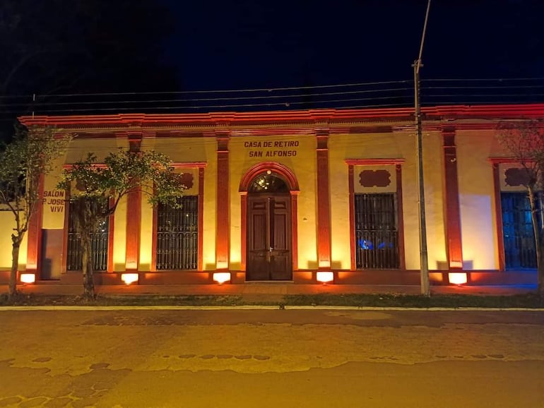 La casa de retiro  San Alfonso, también fue iluminada con luces led.