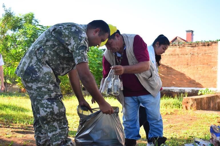 Minga ambiental en Villarrica.