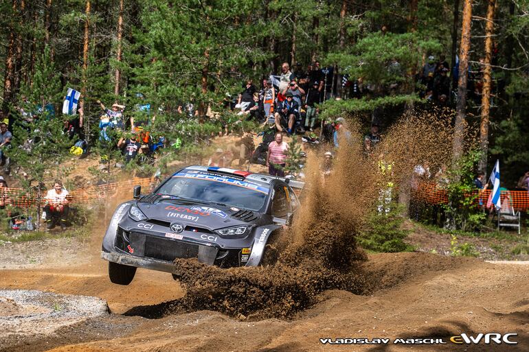 Sébastien Ogier, navegado por Vincent Landais (Toyota GR Yaris Rally1), llegó por 3ª vez en el año a lo más alto del podio. Foto: Vladislav Maschl - www.ewrc-results.com