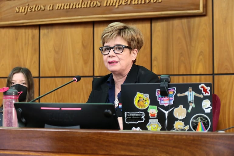 Desirée Masi . ultima sesión del senado 2018-2023