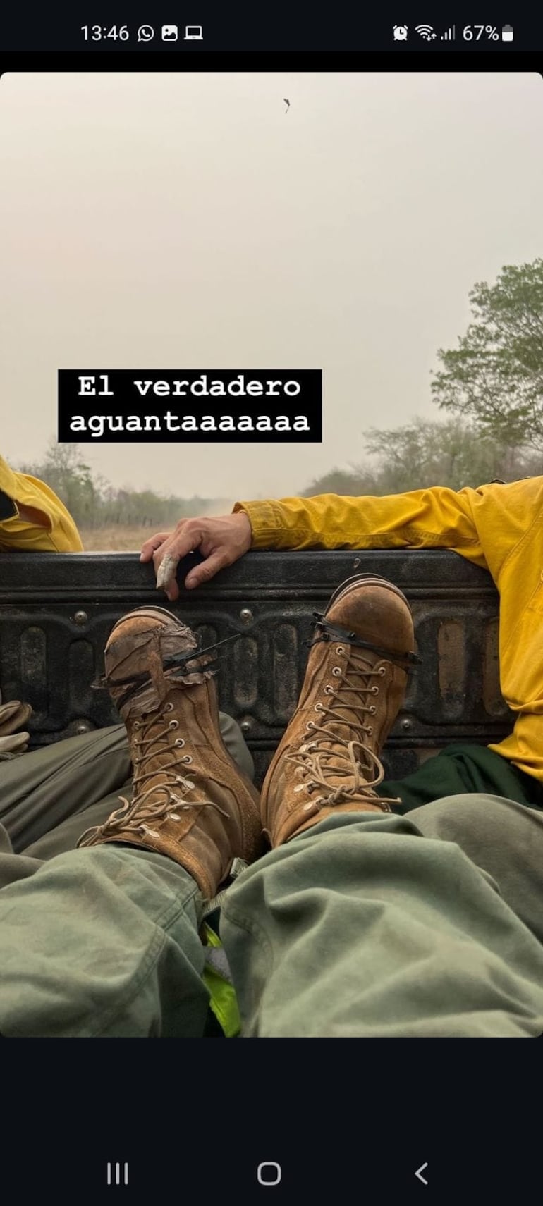 Bomberos del CBVP que trabajan en los incendios en el Chaco de Paraguay.