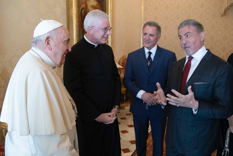 Encuentro entre el papa Francisco y el actor Sylvester Stallone.