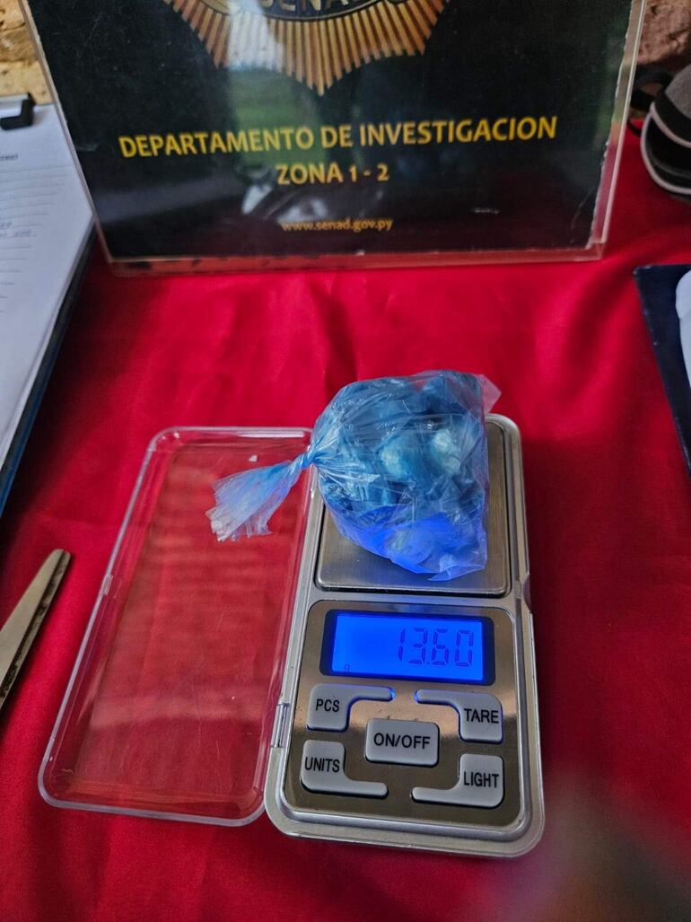 Incautan 13,6 gramos de presunta cocaína distribuidos en 17 bolsitas de polietileno.