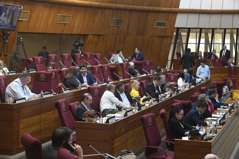 Sesión de la Comisión Bicameral de Presupuesto del Congreso.