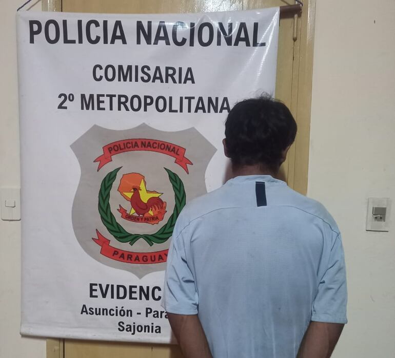 Este hombre fue aprehendido tras ser identificado como el supuesto autor de un hurto domiciliario en el barrio Tacumbú.