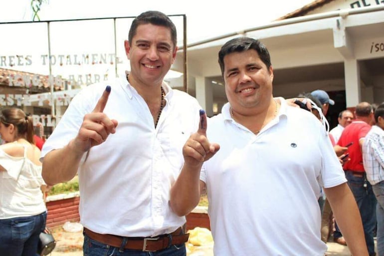 El vicepresidente electo Pedro Alliana, con el diputado Luis Benítez, ahora designado director paraguayo de la Entidad Binacional Yacyretá-