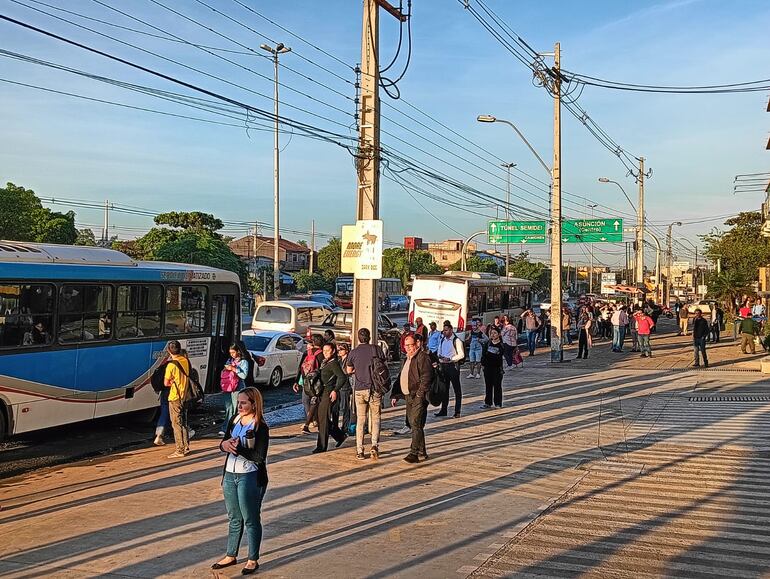 Reguladas de transporte sobre la ruta Transchaco.