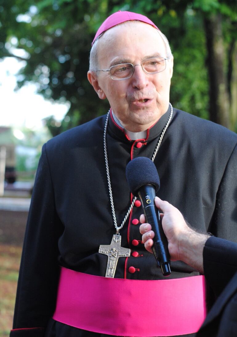 Monseñor Guillermo Steckling.