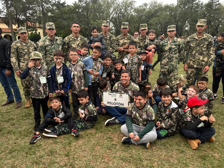 “Soldado por un día”, la jornada de puertas abiertas del Ejército Paraguayo, reunió a numerosos niños este sábado en el Cuartel.