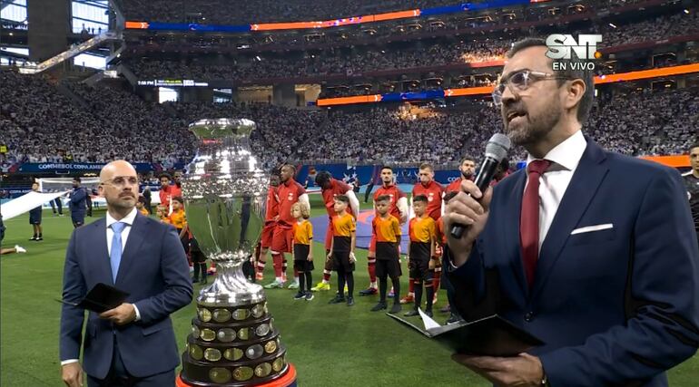 Dos pastores bendijeron la apertura de la Copa América 2024. Foto: SNT Canal 9.