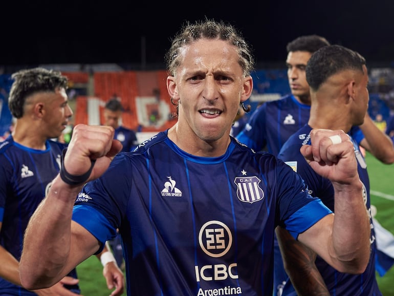 El paraguayo Matías Galarza, futbolista de Talleres de Córdoba, celebra un gol en el partido frente a Godoy Cruz por la fecha 22 de la Liga Profesional en el estadio Malvinas Argentinas, en Mendoza, Argentina.