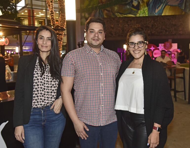 Sara Lezcano, Sebastián Riveros y Gabriela Ríos.