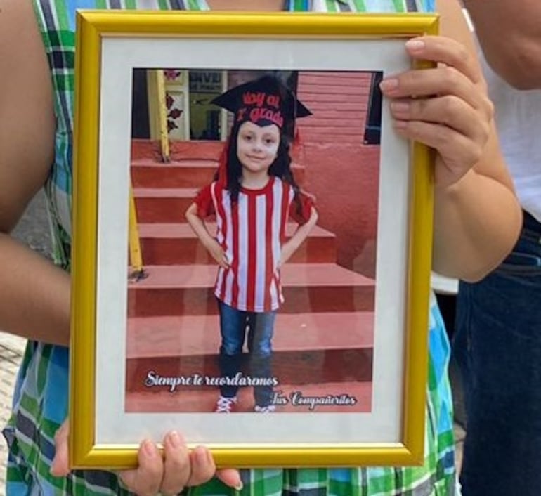 Fotografía de la pequeña Amaya Lucía, fallecida en el Hospital de Caacupé en un caso de supuesta negligencia médica.