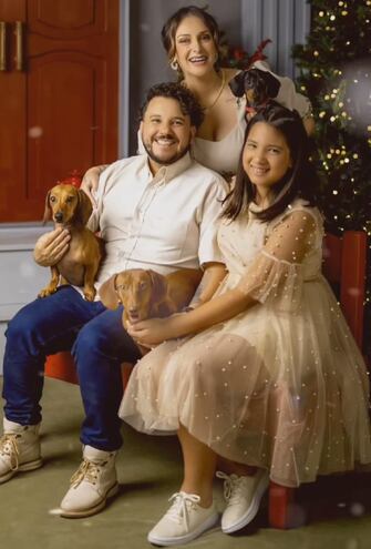 ¡Hermosa familia! José Ayala y Sofi Gómez Abreu con su hija Sol Judith.