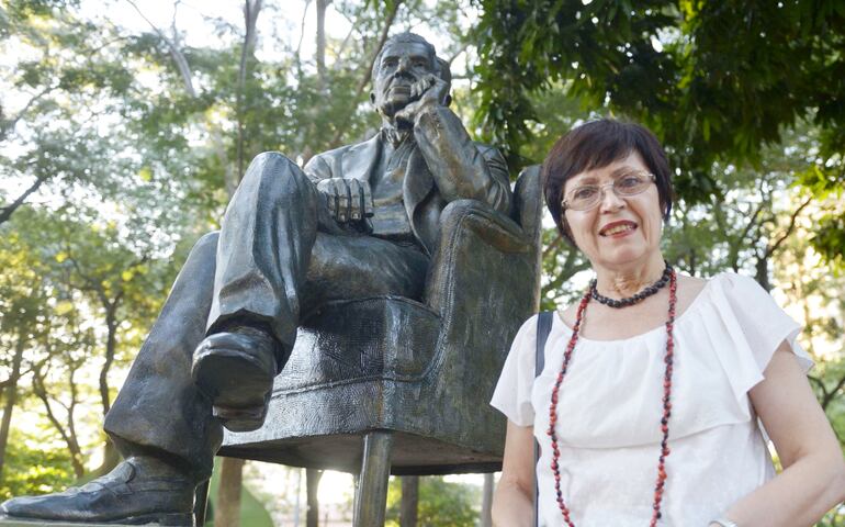 Susy Delgado abrirá hoy el festlval de poesía “Ombligo Lírico”, en el Centro Cultural de España “Juan de Salazar”.