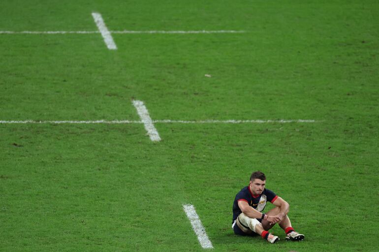 El ala izquierda argentina Mateo Carreras reacciona al final del partido por el tercer puesto de la Copa Mundial de Rugby Francia 2023 entre Argentina e Inglaterra en el Stade de France en Saint-Denis, en las afueras de París, el 27 de octubre de 2023.